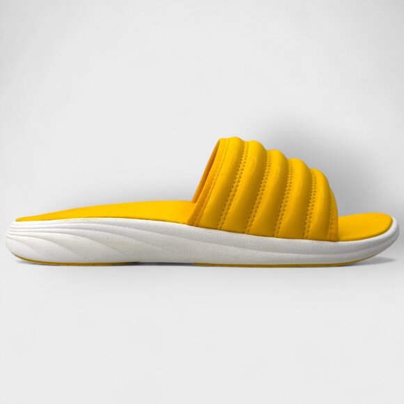 OluKai Komo Slide Sandals Yellow Hibiscus Men's Size 10 NWT No Box Lightweight - Picture 2 of 11